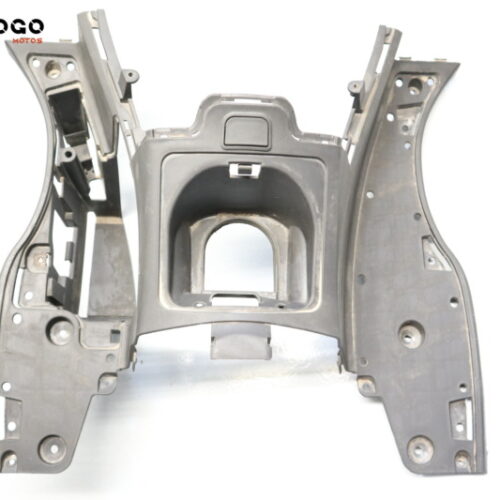 Reposapiés Burgman 125 200 06-13 P3B580