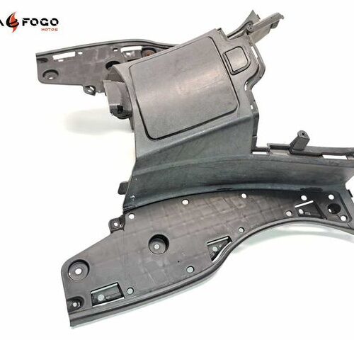 Suelo    Suzuki Burgman 125 200 2006-2013 P5A0055 48121-03H