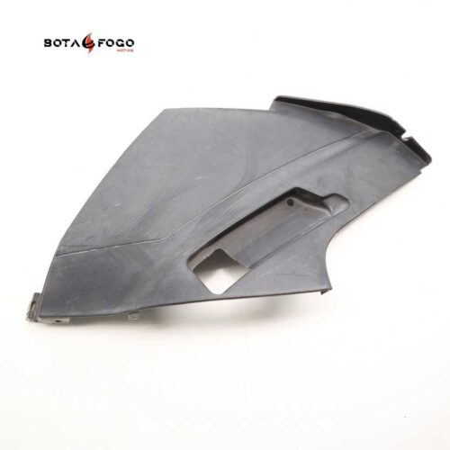 Tapa IZQ    Aprilia Sportcity 125 200 2004-2010 P3A0501 108359 IZQ