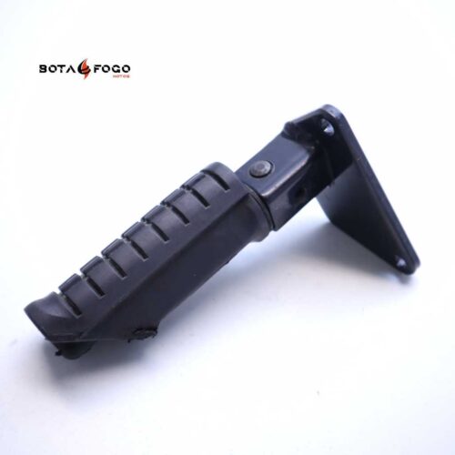 Soporte estribo DEL IZQ Suzuki Intruder 125 2000-2007 C3B0144